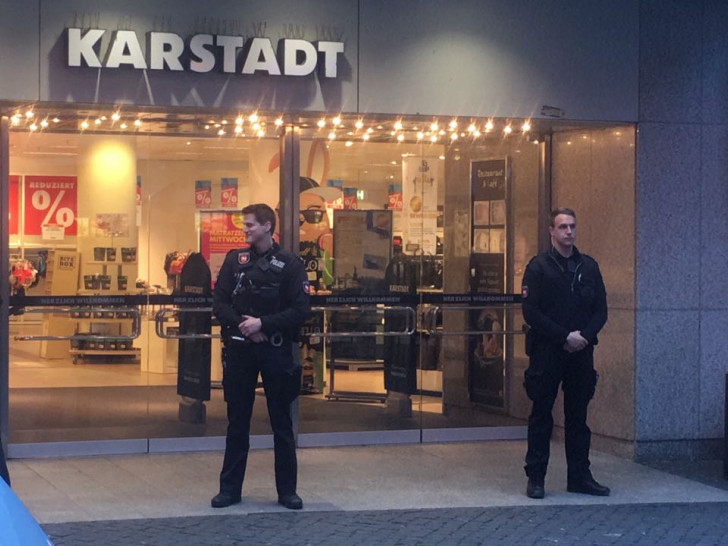 Durch das Zusammenspiel von Ermittlern, Staatsanwaltschaft und Zeugen konnte die
Karstadt-Bombendrohung aufgeklärt werden. Foto: Foto: aktuell24/BM 