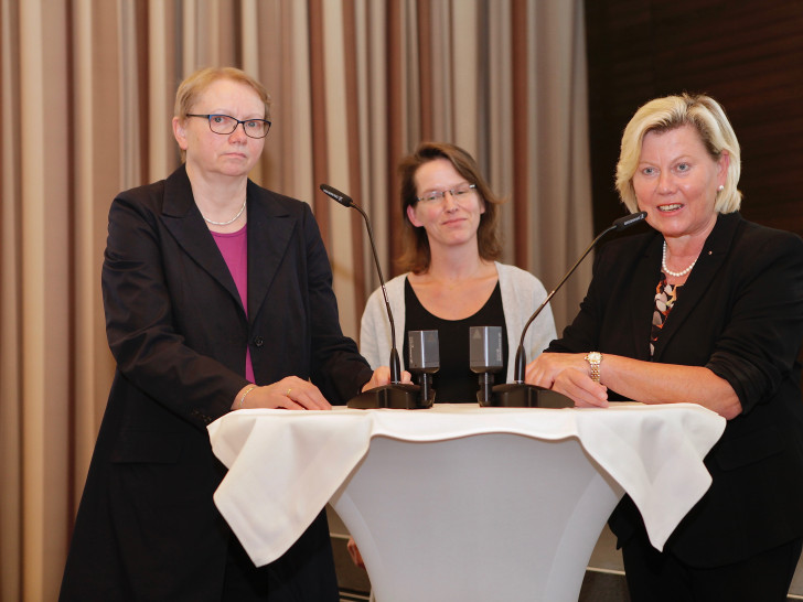 Annette Karstedt-Meierrieks, Dr. Britta Alexandra Mester, Barbara Thiel. Foto: IHK