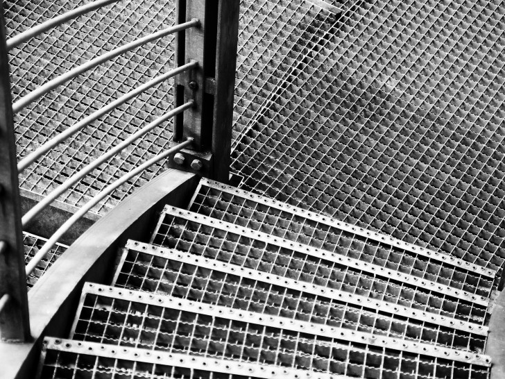 Eine Außentreppe muss her, damit die Tribüne der Turnhalle in Knesebeck wieder genutzt werden kann. Symbolbild: pixabay