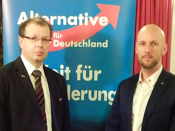AfD-Bürgermeisterkandidat Stefan Marzischewski-Drewes (li.) mit Sebastian Koch, Kreisvorstand der AfD Altmark. Foto: AfD