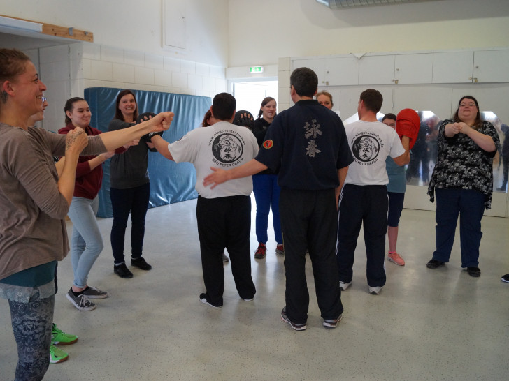 Im Jugendzentrum Schöppenstedt wurde ein Selbstverteidigungskurs angeboten. Fotos: Koch