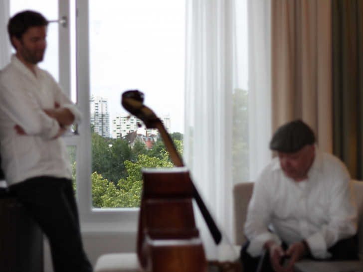 Jan Behrens am Piano und Jürgen Osterloh. Foto: Stefan Lohmann