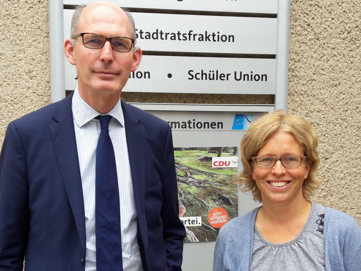 Christoph Plett MdL mit Juliane v. Ilten (Leitung Freiwilligendienste beim LKJ Nds.). Foto: Wahlkreisbüro Christoph Plett