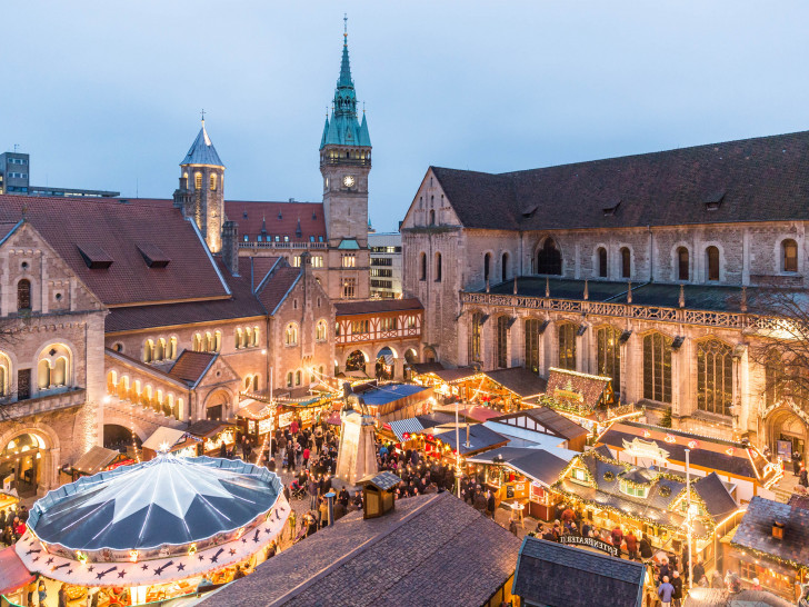 Mehrere hunderttausend Menschen besuchten den diesjährigen Braunschweiger Weihnachtsmarkt, Marktleute und Veranstalter sind zufrieden. Foto: Braunschweig Stadtmarketing GmbH / Marek Kruszewski