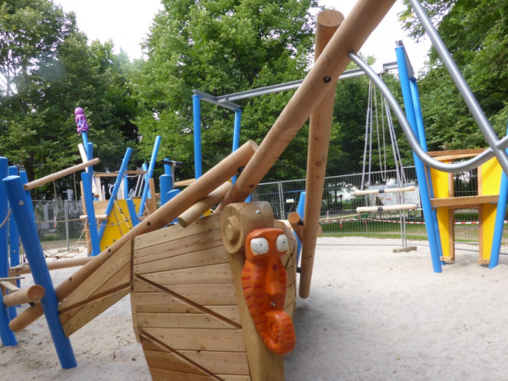 Das neue Spielgerät biete viele Kletter- und Balanciermöglichkeiten. Foto: Stadt Wolfsburg.