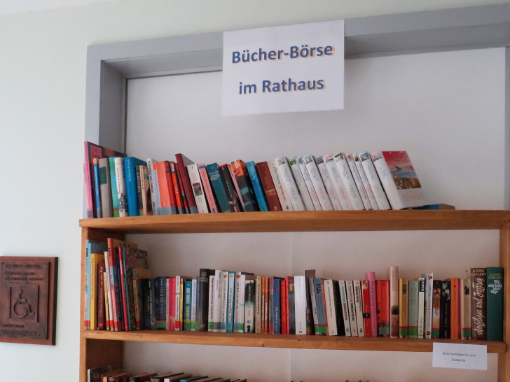 Die Bücher-Börse wird gut genutzt. Foto: Gemeinde Lehre