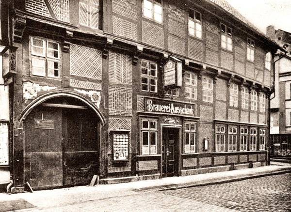 Die Fassade von Funkes Bräustübl früher. Foto: Bernd Giere