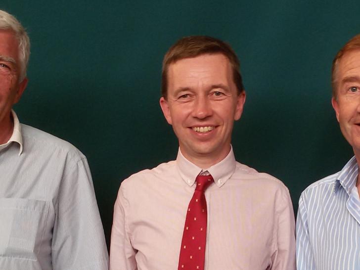 Von links: Horst Czichy, Prof. Dr. Bernd Lucke, Andreas Boom. Foto: Privat