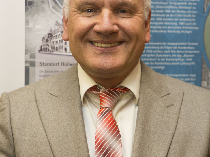 Pflegedirektor Ulrich Heller war stolz auf die positive Bewertung. Foto: Jörg Scheibe