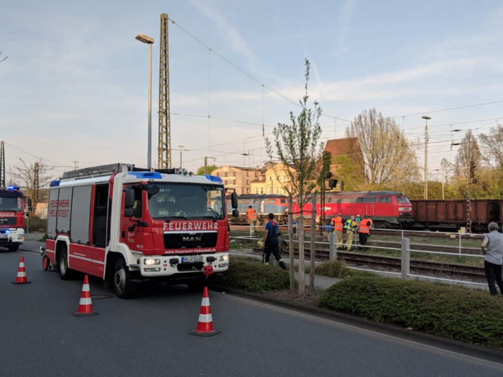 Das Gleis musste gesperrt werden. Fotos: Feuerwehr Helmstedt