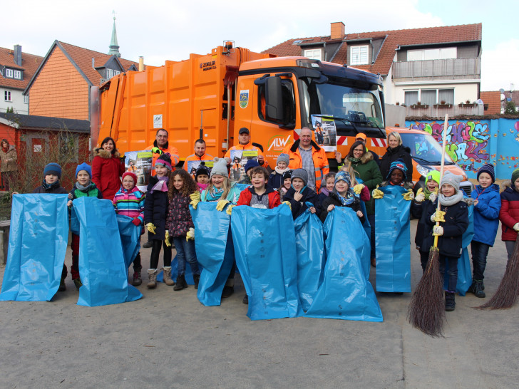 Rund um ihre Grundschule werden die angemeldeten 150 Schülerinnen und Schüler der Grundschule Harztorwall sauber machen. Foto: Marian Hackert
