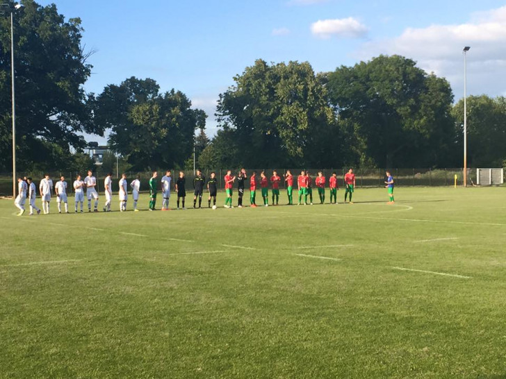 Die Kreisliga-Fußballer des VfB Rot-Weiß haben ein Testspiel bei den U19-Junioren des 1. FC Magdeburg nach einem 0:3-Rückstand noch mit 4:3 (1:3) gewonnen. Foto: privat