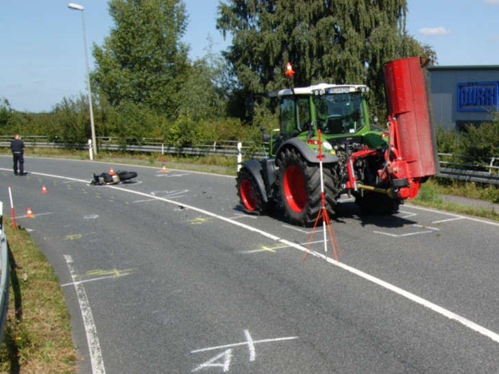 Bei dem Zusammenstoss wurde der 34-Jährige Motorradfahrer lebensgefährlich verletzt. Foto: Polizei Wolfsburg