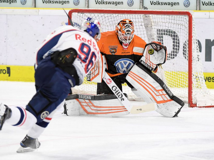 Jerry Kuhn hielt dem Ansturm im Tor eine halbe Stunde lang stand. Foto: Matthias Renner/City-Press GbR