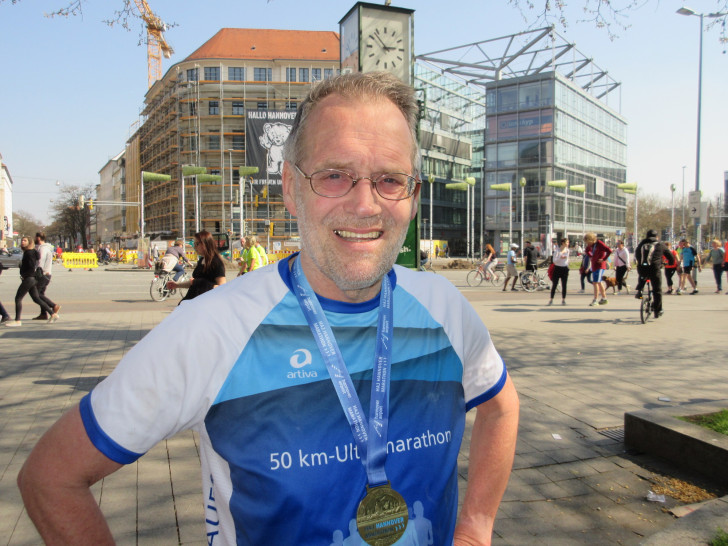 Prof. Dr. Hans G. Drexler nach seinem 600sten Marathonlauf. Foto: privat