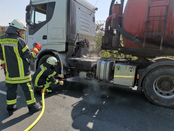 Der Fahrer hatte Flammen aus dem Auspuff schlagen sehen. Foto: FB Presse- & Öffentlichkeitsarbeit der SG Meinersen, Carsten Schaffhauser