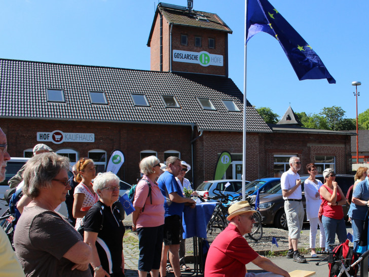 Mit der Aktion auf den Goslarschen Höfen wollten die Verantwortliche ein Zeichen für den europäischen Gedanken setzen.  Foto: Frederick Becker