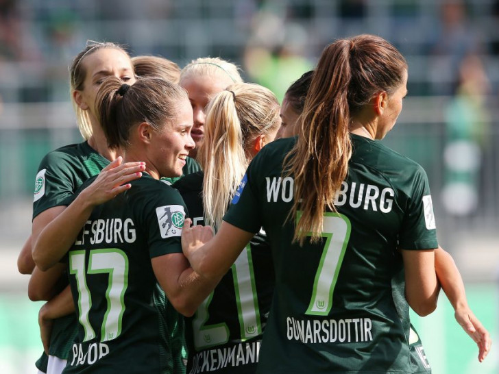 Recht leichter Auftaktsieg für die Frauen des VfL Wolfsburg gegen den ehemaligen Riesen der Frauen-Bundesliga. Fotos: Agentur Hübner