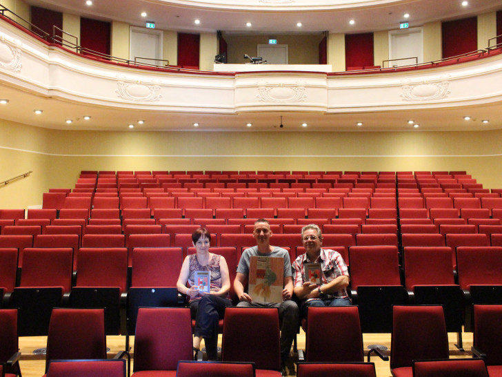 Theaterleitung Alexandra Hupp, Künstler Rüdiger Franz und Autor Uwe Brackmann. Foto: Sandra Zecchino