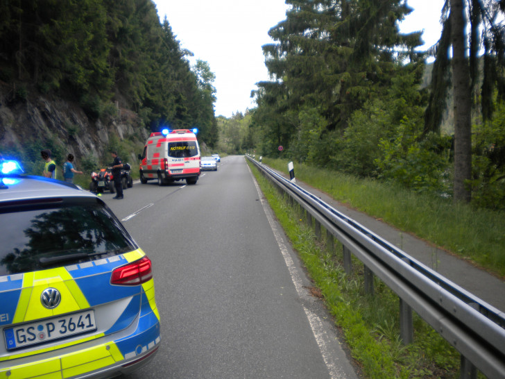 Die Bundesstraße 498 war mehrere Stunden voll gesperrt
Foto: Polizei Goslar