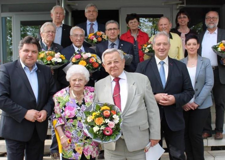Die CDU-Jubilare tauschten anläßlich ihrer Ehrungen viele Erinnerungen aus. Foto: Andreas Meißler
