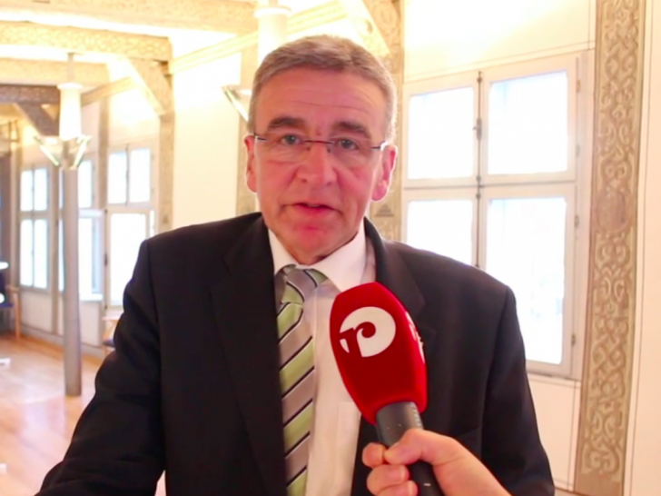 Bürgermeister Thomas Pink bezog in einem Pressegespräch Stellung zur Strafanzeige gegen die Stadt Wolfenbüttel. Foto: Anke Donner 