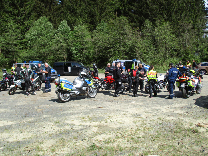 Im Landkreis Goslar wurde am Sonntag eine umfangreiche  Motorradkontrolle durchgeführt. Fotos: Polizei 