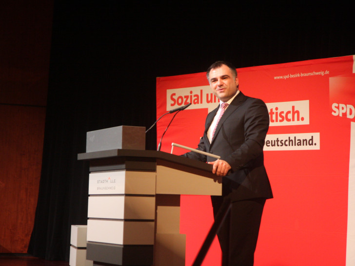 der Braunschweiger SPD-Landtagsabgeordnete Dr. Christos Pantazis zeigt sich froh über die Unterstützung. Foto: SPD