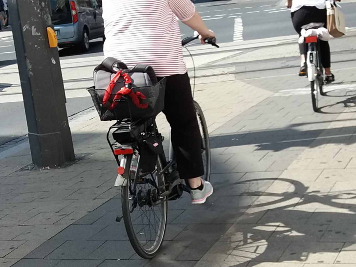 Die Polizei gibt Tipps, wie die Diebstähle aus Fahrradkörben verhindert werden können. Symbolfoto: Polizei