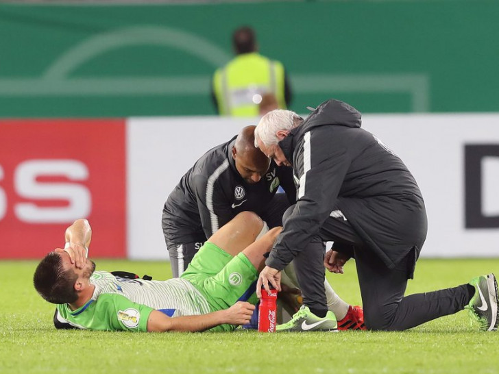 Camacho hatte sich im Spiel gegen Hannover verletzt. Foto: Agentur Hübner