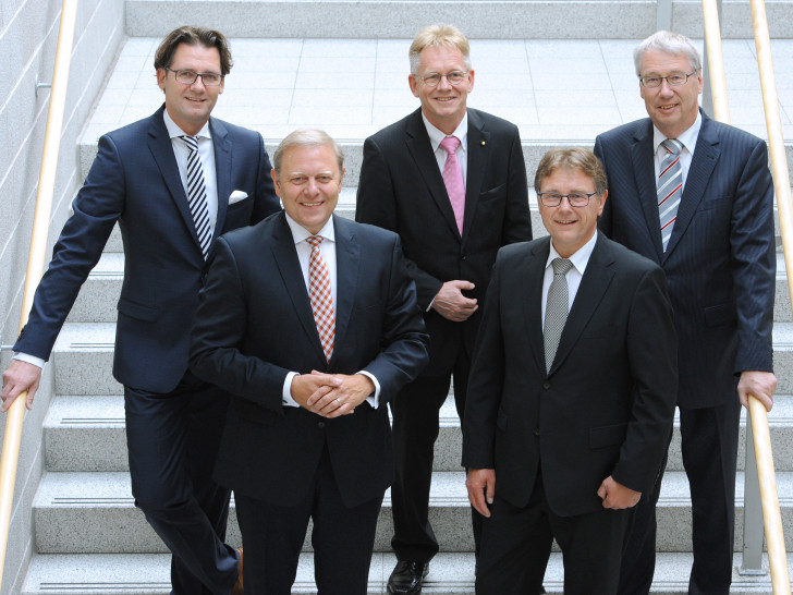 Der Vorstand der neuen Volksbank BraWo (von links): Mark Uhde, Vorstandsvorsitzender Jürgen Brinkmann, Ralf Schierenböken, Michael F. Müller, Gerhard Brunke. Foto: Volksbank BraWo