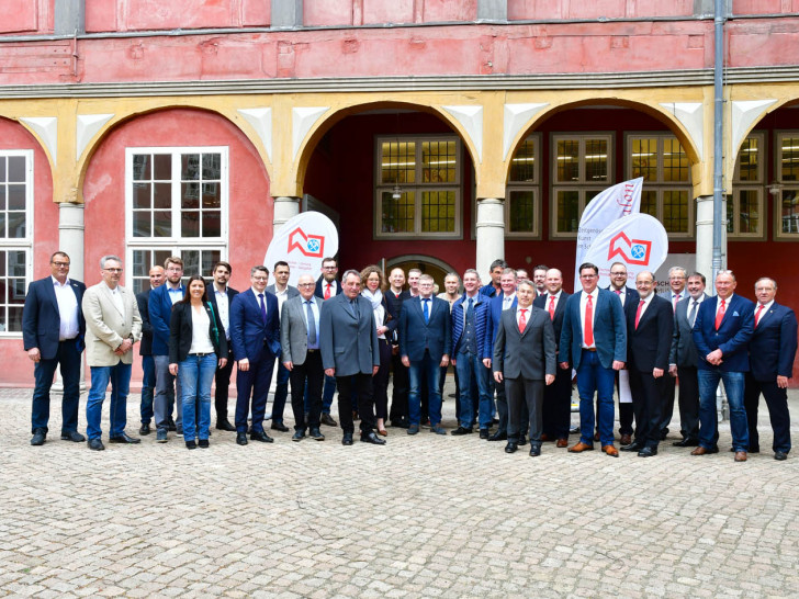 Die Dachdecker-Innung Wolfenbüttel/Salzgitter blickt auf eine 400-jährige Geschichte zurück. Das musste gefeiert werden. Fotos: Marian Hackert