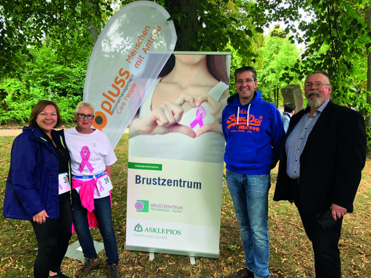 v.l. Harzkliniken-Geschäftsführerin Adelheid May, Lauf-Initiatorin, Breast nurse Rita Prinz, Oberbürgermeister Dr. Oliver Junk und Harzkliniken-Chefarzt, Dr. med. Andreas Kohls
Foto: Asklepios Harzkliniken