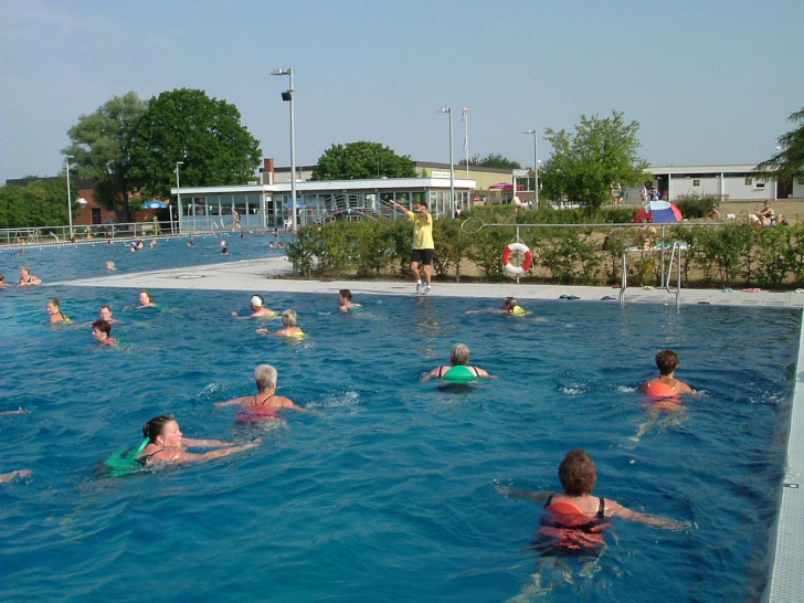 Sportliche Ertüchtigung im Wasser. Foto: Stadt Wolfsburg