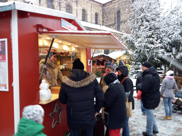 Stadttombola auf dem Goslarer Weihnachtsmarkt. Foto: Diakonische Beratungsdienste Goslar GmbH