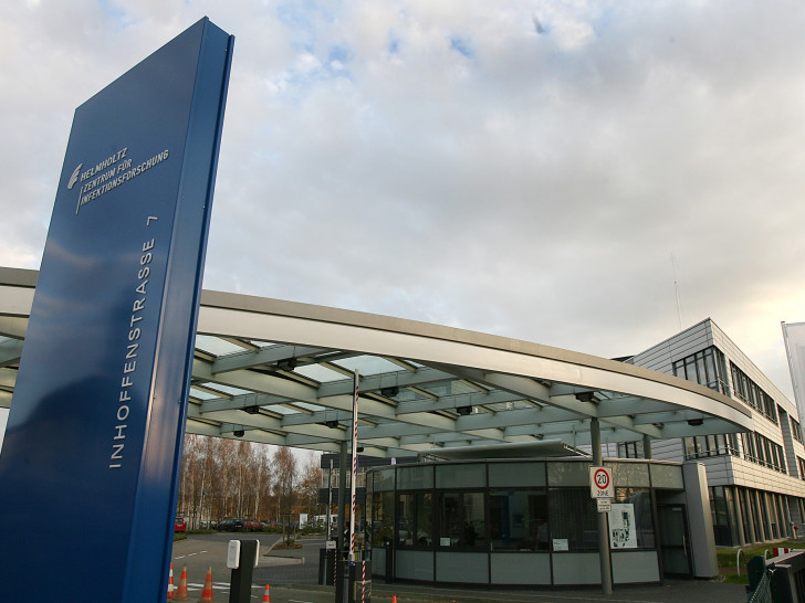 Helmholtz-Zentrum für Infektionsforschung GmbH, Eingang, Foto: ©HZI