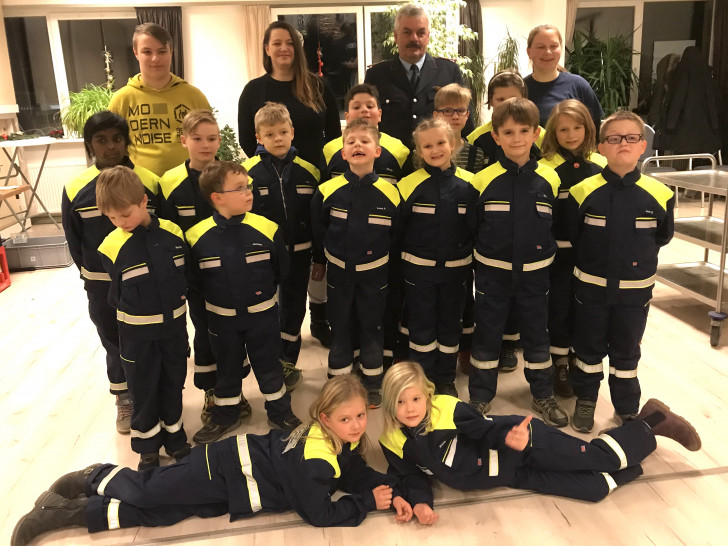 Die Kinderfeuerwehr Halchter feierte zusammen mit den Eltern ihre Weihnachtsfeier. Foto: Stadtfeuerwehr-Presse-Team