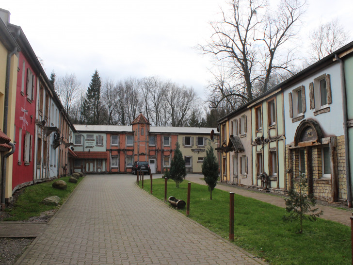 Das ehemalige Hotel Harz Lodge beherbergt aktuell 210 Flüchtlinge.  Foto: Anke Donner