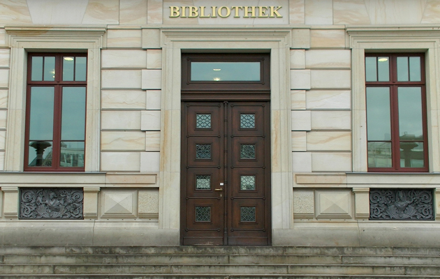 Die Stadtbibliothek am Schlossplatz. Foto: André Ehlers