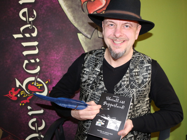 Martin Bolik ist Hörbuch-Autor aus Wiedelah. Er schuf die Hörspiele "Der Zauberkoch". Fotos: Anke Donner 