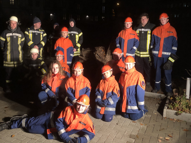 Die Jugendfeuerwehr nach getaner Arbeit. Foto: Feuerwehr Fümmelse