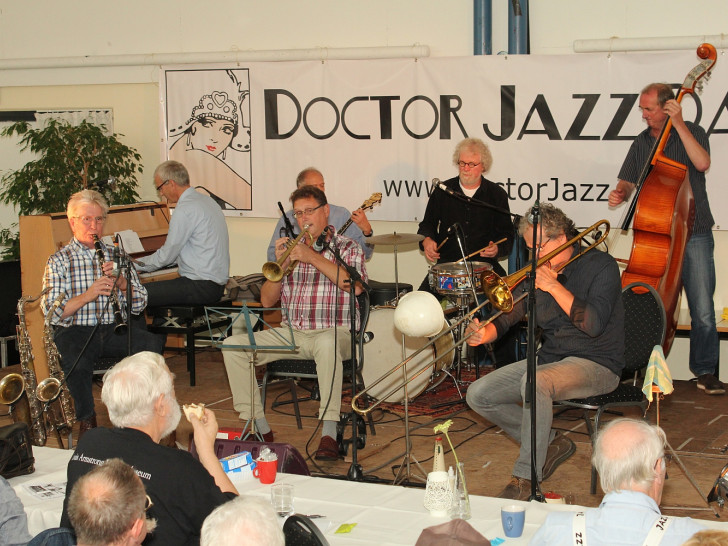 Die Four Stream New Orleans Jazzband im KOMM. Foto: Privat