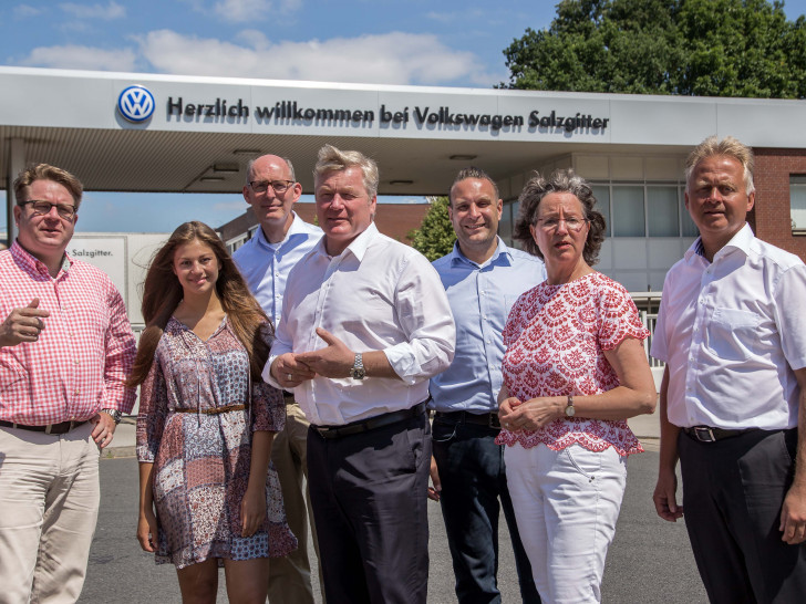 v.l. MdB Carsten Müller, Alara Huppertz, Christoph Plett, Landesvorsitzender der CDU Niedersachsen MdL Dr. Bernd Althusmann, MdL Oliver Schatta, Kreisvorsitzende der CDU Salzgitter und Ratsherrin der Stadt Salzgitter Andrea Kempe, Fraktionsvorsitzender der CDU Ratsfraktion der Stadt Salzgitter Thomas Huppertz. Fotos: Rudolf Karliczek

