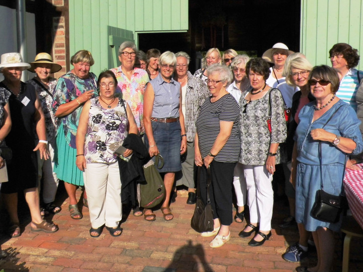 Die Landfrauen aus Salzgitter während ihres Besuches im Gärtnermuseum. Foto: Privat