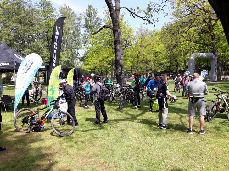 30 E-Biker sind am vergangenen Sonntag im Bad Harzburger Kurpark beim "eBike your Life Festival" gestartet. Foto: Stadt Bad Harzburg