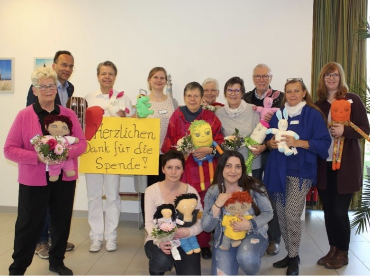 Die Kinder freuten sich sehr über die Puppen. Foto: Klinikum Wolfsburg