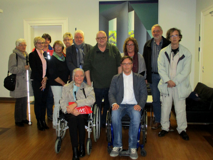 Von links nach rechts: Michaela Barnstorf, Sylvia Bender, Esther van den Heuvel, Elke Großer, Susanne Hornig, Heinz Kaatsch,  Thomas Hornig, Stephanie Schacht-Kietzmann, Ralf-Dieter Kürschner. Vordere Reihe von links nach rechts: Christina Dombrowski und Christian Kraemer. Foto: Landkreis Wolfenbüttel