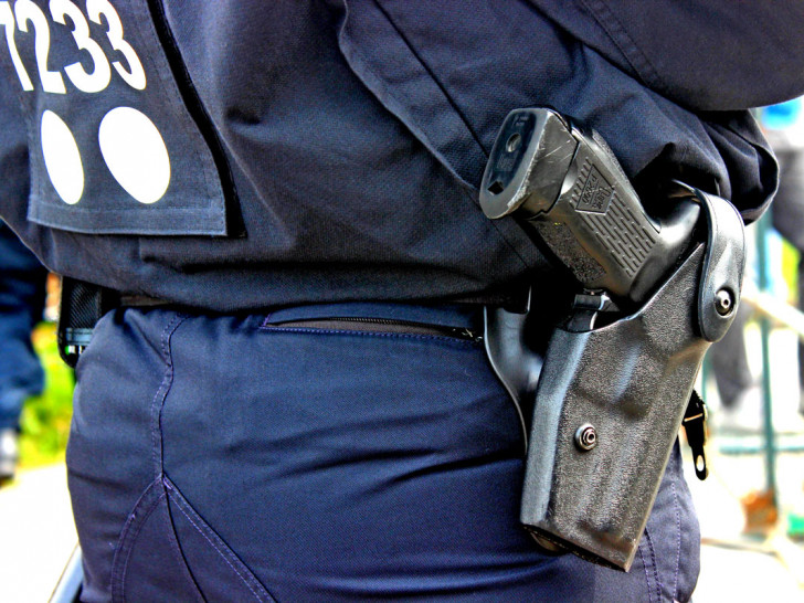 Beamte der Zentralen Kriminalinspektion Braunschweig nahmen den Zugriff in Salzgitter vor. Symbolfoto: Anke Donner