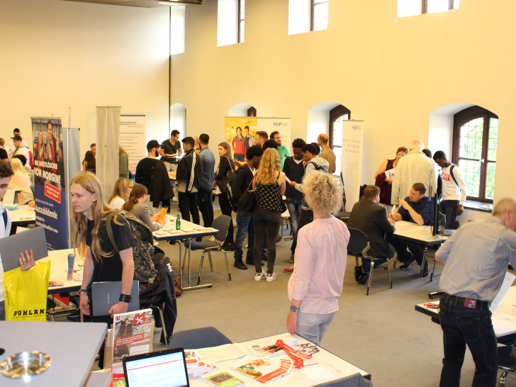 Schüler informierten sich über 29 verschiedene Ausbildungsplätze. Foto: Max Förster