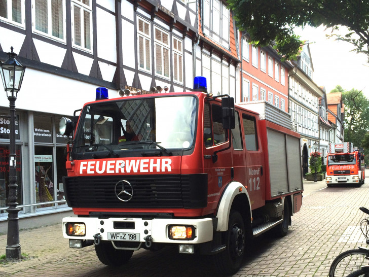 Die Freiwillige Feuerwehr Wolfenbütte war am heutigen Samstagmittag im Großen Zimmerhof im Einsatz. Foto: Werner Heise
